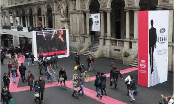 palazzo giureconsulti MFW2017 Milano Duomo